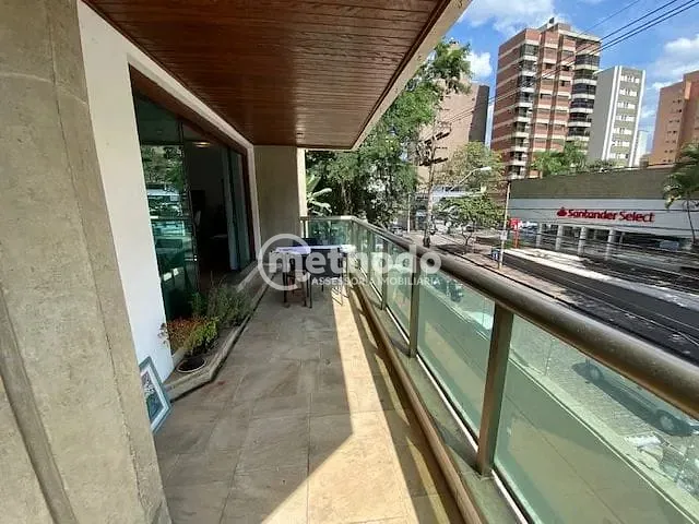 Apartamento com 307m² 4 quartos e 5 banheiros, à venda ou para alugar, no bairro Cambuí em Campinas