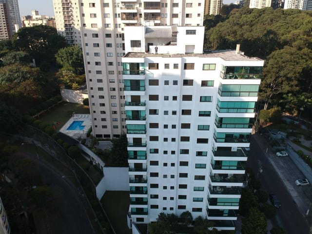 Apartamento com 247m² 3 quartos e 4 banheiros, para alugar, no bairro Vila Suzana em São Paulo