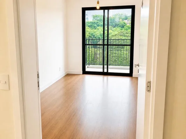 Apartamento 2 quartos e 1 banheiro, à venda ou para alugar, no bairro Vila Anastácio em São Paulo