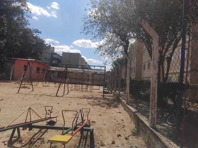 Apartamento 2 quartos e 1 banheiro, à venda, no bairro Parque Pinheiros em Taboão da Serra