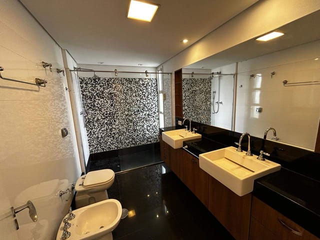 Apartamento com 190m² 3 quartos e 3 banheiros, à venda, no bairro Itaim Bibi em São Paulo