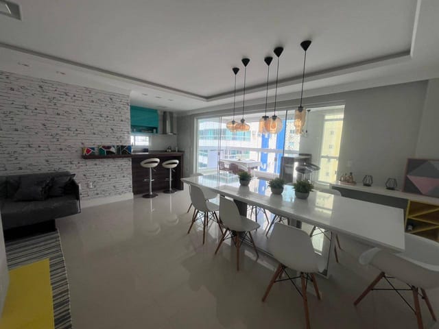 Apartamento com 230m² 3 quartos e 4 banheiros, à venda, no bairro Meia Praia em Itapema