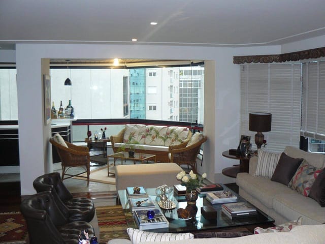 Apartamento com 182m² 4 quartos e 4 banheiros, à venda, no bairro Itaim Bibi em São Paulo