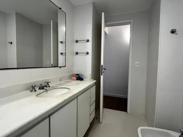 Apartamento com 195m² 3 quartos e 4 banheiros, para alugar, no bairro Vila Madalena em São Paulo