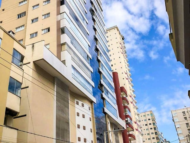 Apartamento com 192m² 4 quartos e 5 banheiros, à venda, no bairro Meia Praia em Itapema