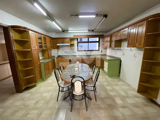 Apartamento com 428m² 4 quartos e 3 banheiros, para alugar, no bairro Centro em Chapecó