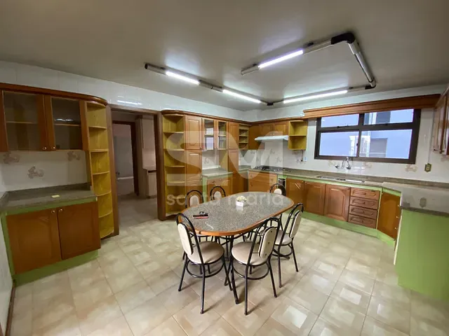 Apartamento com 428m² 4 quartos e 3 banheiros, para alugar, no bairro Centro em Chapecó
