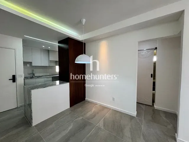 Apartamento 2 quartos e 2 banheiros, à venda, no bairro Cambuí em Campinas