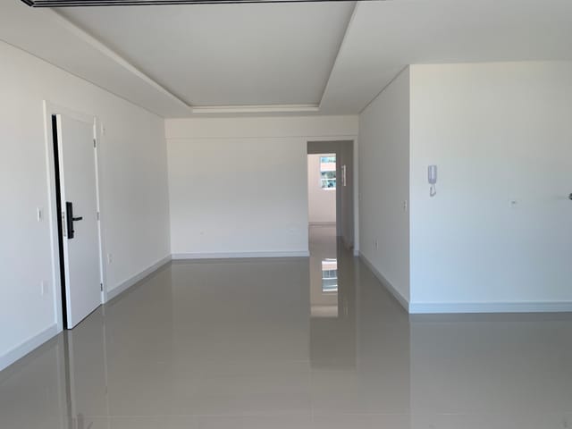 Apartamento com 145m² 4 quartos e 5 banheiros, à venda, no bairro Meia Praia em Itapema