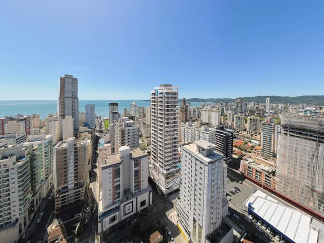 Apartamento com 135m² 3 quartos e 4 banheiros, à venda, no bairro Meia Praia em Itapema