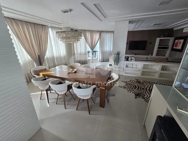 Apartamento com 245m² 3 quartos e 5 banheiros, à venda, no bairro Centro em Chapecó