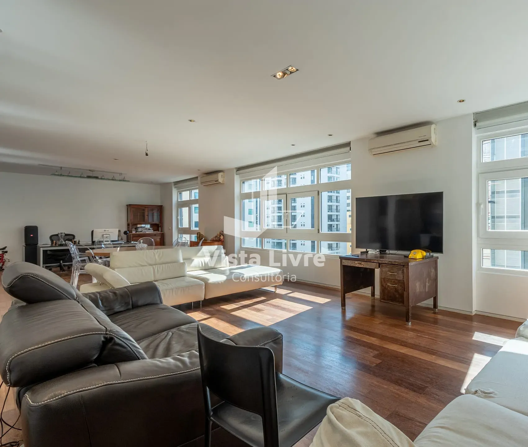 Apartamento, 3 quartos, 239 m² - Foto 1