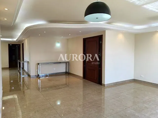 Apartamento com 358m² 5 quartos e 4 banheiros, à venda ou para alugar, no bairro Centro em Londrina