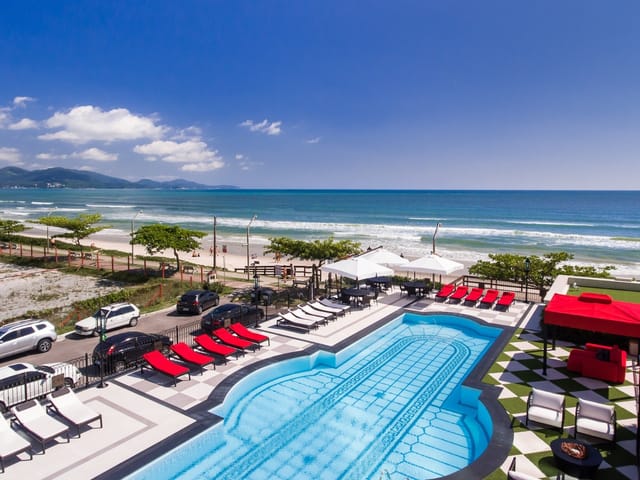 Apartamento com 180m² 4 quartos e 5 banheiros, à venda, no bairro Meia Praia em Itapema