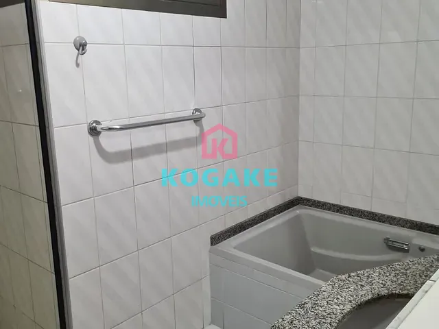 Apartamento 4 quartos e 1 banheiro, para alugar, no bairro Centro em São José dos Campos