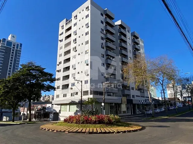 Apartamento 3 quartos e 2 banheiros, para alugar, no bairro Centro em Chapecó
