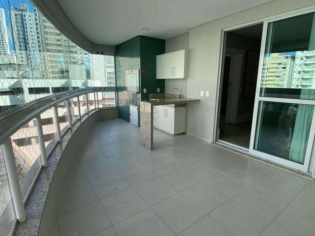 Apartamento com 203m² 3 quartos e 2 banheiros, à venda, no bairro Centro em Balneário Camboriú