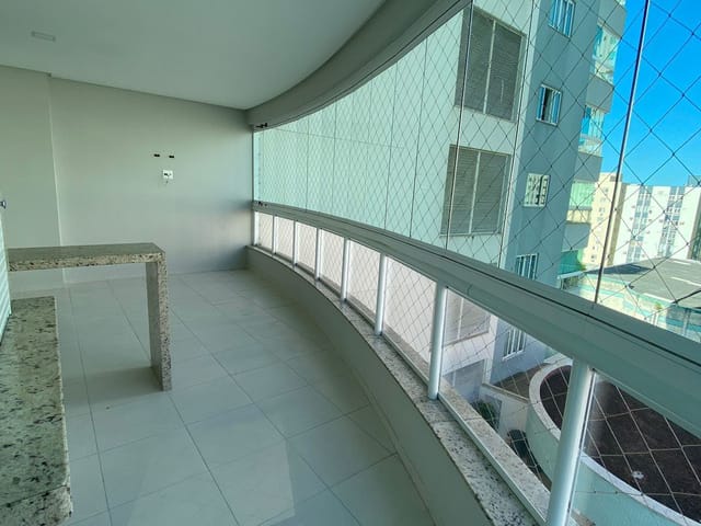 Apartamento com 203m² 3 quartos e 2 banheiros, à venda, no bairro Centro em Balneário Camboriú