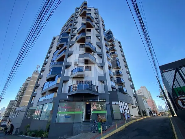 Apartamento 3 quartos e 2 banheiros, para alugar, no bairro Centro em Chapecó