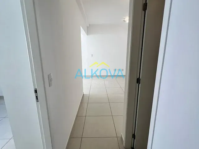 Apartamento 2 quartos e 2 banheiros, para alugar, no bairro Condomínio Royal Park em São José dos Campos