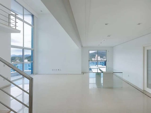 Apartamento com 429m² 2 quartos e 3 banheiros, à venda, no bairro Centro em Balneário Camboriú