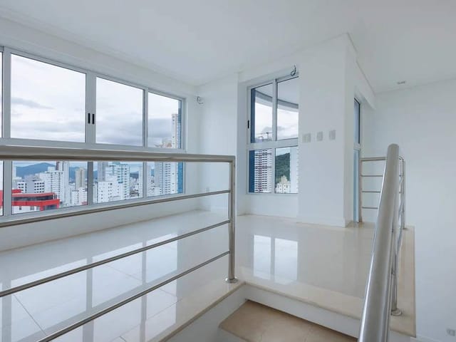 Apartamento com 429m² 2 quartos e 3 banheiros, à venda, no bairro Centro em Balneário Camboriú
