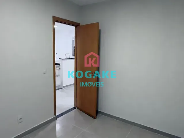 Apartamento 2 quartos e 1 banheiro, à venda, no bairro Jardim Santa Inês III em São José dos Campos