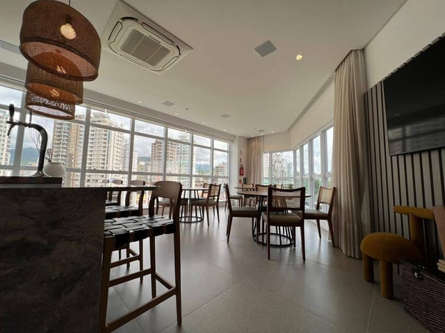 Apartamento com 179m² 3 quartos e 4 banheiros, à venda, no bairro Meia Praia em Itapema