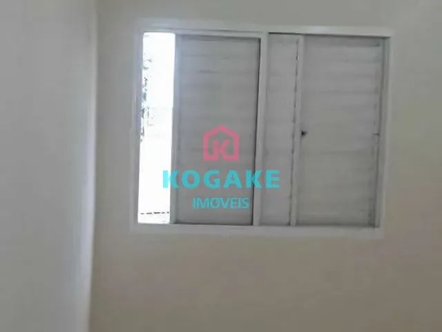 Apartamento 2 quartos e 1 banheiro, para alugar, no bairro Conjunto Residencial Trinta e Um de Março em São José dos Campos