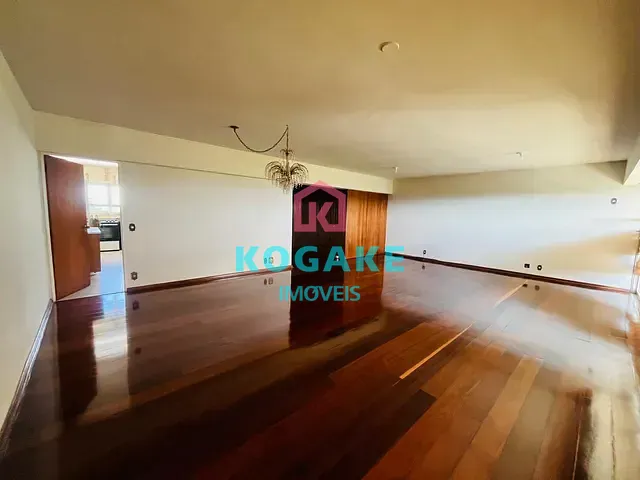 Apartamento 4 quartos e 1 banheiro, para alugar, no bairro Centro em São José dos Campos