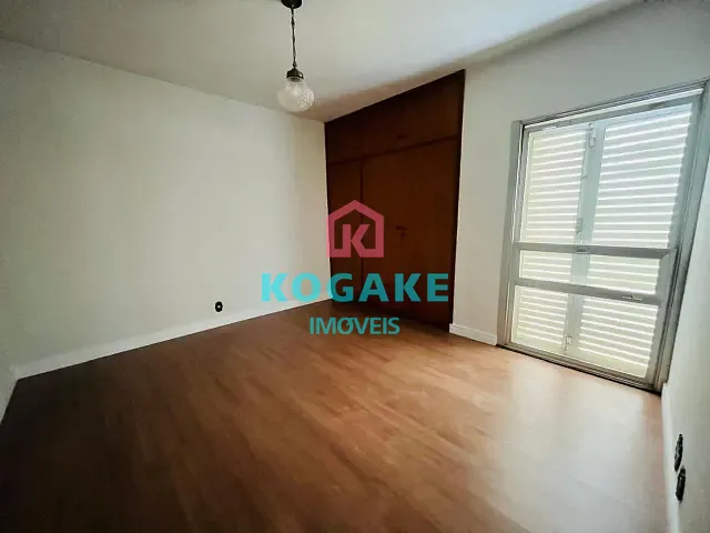 Apartamento 4 quartos e 1 banheiro, para alugar, no bairro Centro em São José dos Campos