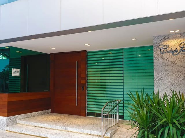 Apartamento com 263m² 3 quartos e 4 banheiros, à venda, no bairro Centro em Balneário Camboriú