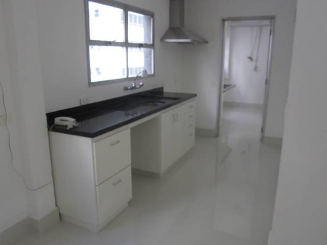 Apartamento com 226m² 4 quartos e 6 banheiros, para alugar, no bairro Jardim Europa em São Paulo