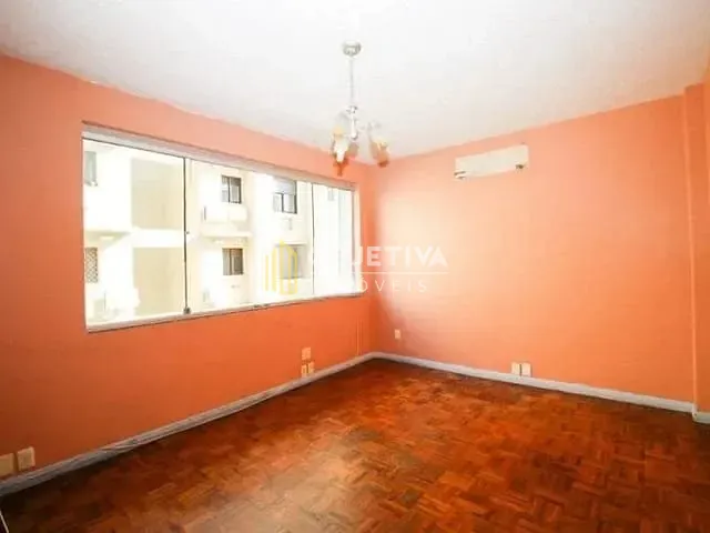 Apartamento 2 quartos e 2 banheiros, à venda, no bairro Petrópolis em Porto Alegre