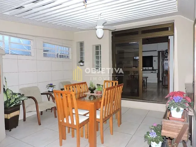Apartamento 3 quartos e 2 banheiros, à venda, no bairro Petrópolis em Porto Alegre