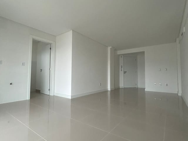 Apartamento com 73m² 2 quartos e 3 banheiros, à venda, no bairro Balneário Pereque em Porto Belo