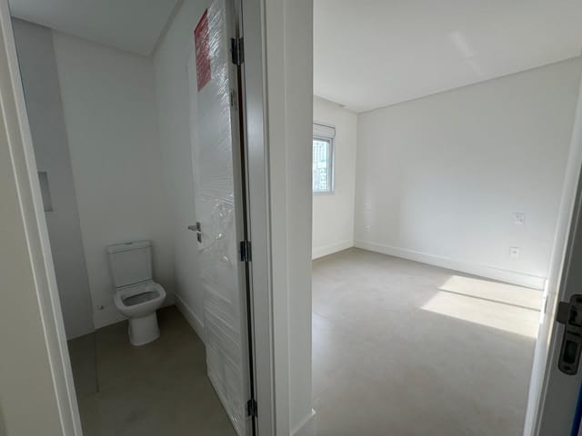 Apartamento com 111m² 3 quartos e 4 banheiros, à venda, no bairro Centro em Balneário Camboriú