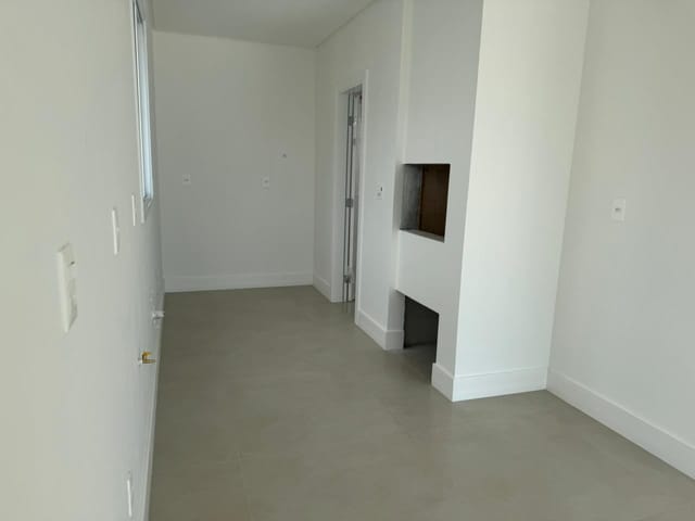 Apartamento com 111m² 3 quartos e 4 banheiros, à venda, no bairro Centro em Balneário Camboriú