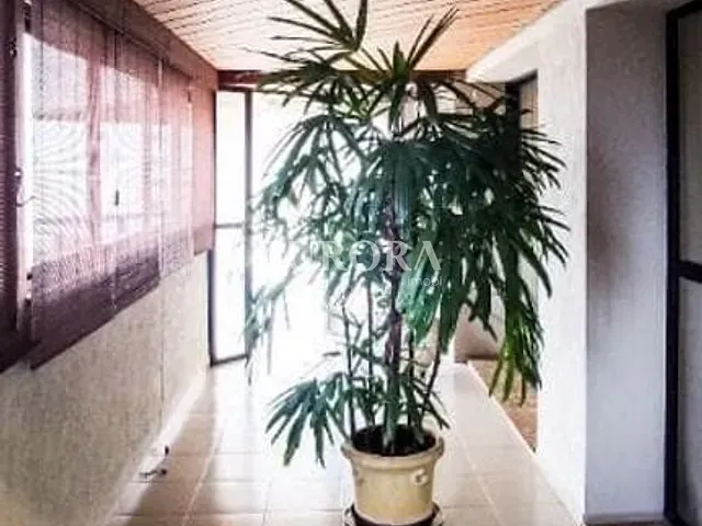 Apartamento com 570m² 4 quartos e 5 banheiros, à venda, no bairro Centro em Londrina