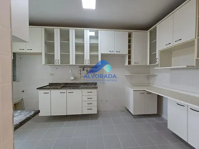 Apartamento 3 quartos e 2 banheiros, para alugar, no bairro Jardim das Indústrias em São José dos Campos