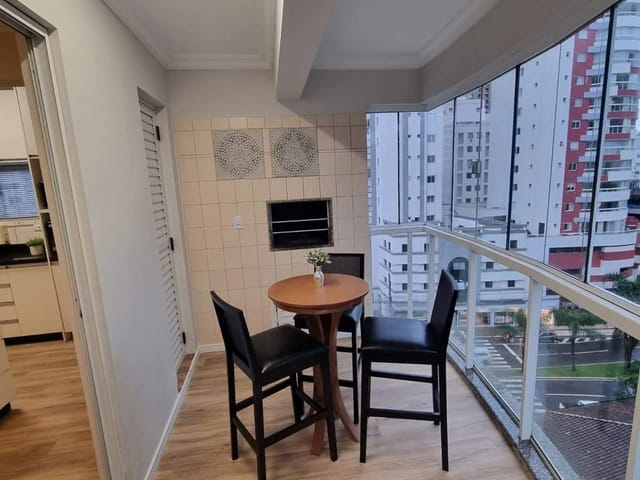 Apartamento com 86m² 3 quartos e 2 banheiros, à venda, no bairro Centro em Balneário Camboriú