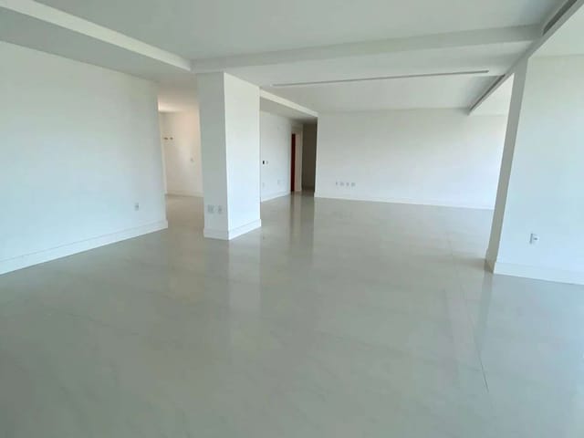 Apartamento com 220m² 4 quartos e 5 banheiros, à venda, no bairro Centro em Balneário Camboriú