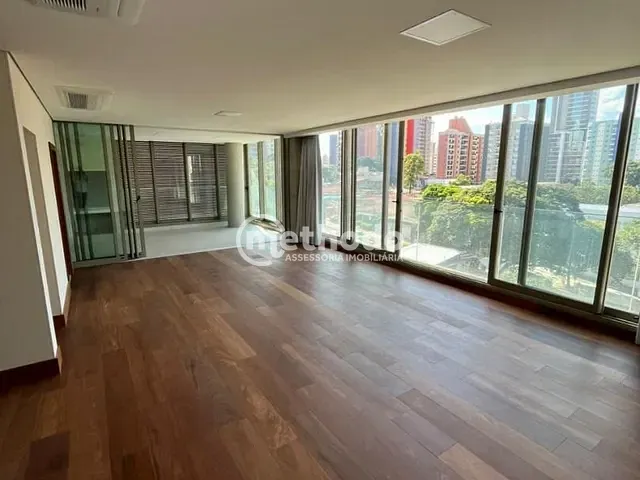 Apartamento com 257m² 3 quartos e 5 banheiros, à venda, no bairro Cambuí em Campinas