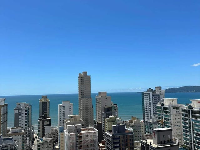 Apartamento com 137m² 3 quartos e 4 banheiros, à venda, no bairro Meia Praia em Itapema