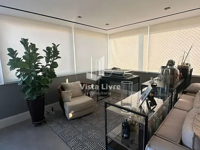 Apartamento com 186m² 3 quartos e 2 banheiros, à venda, no bairro Vila Ipojuca em São Paulo