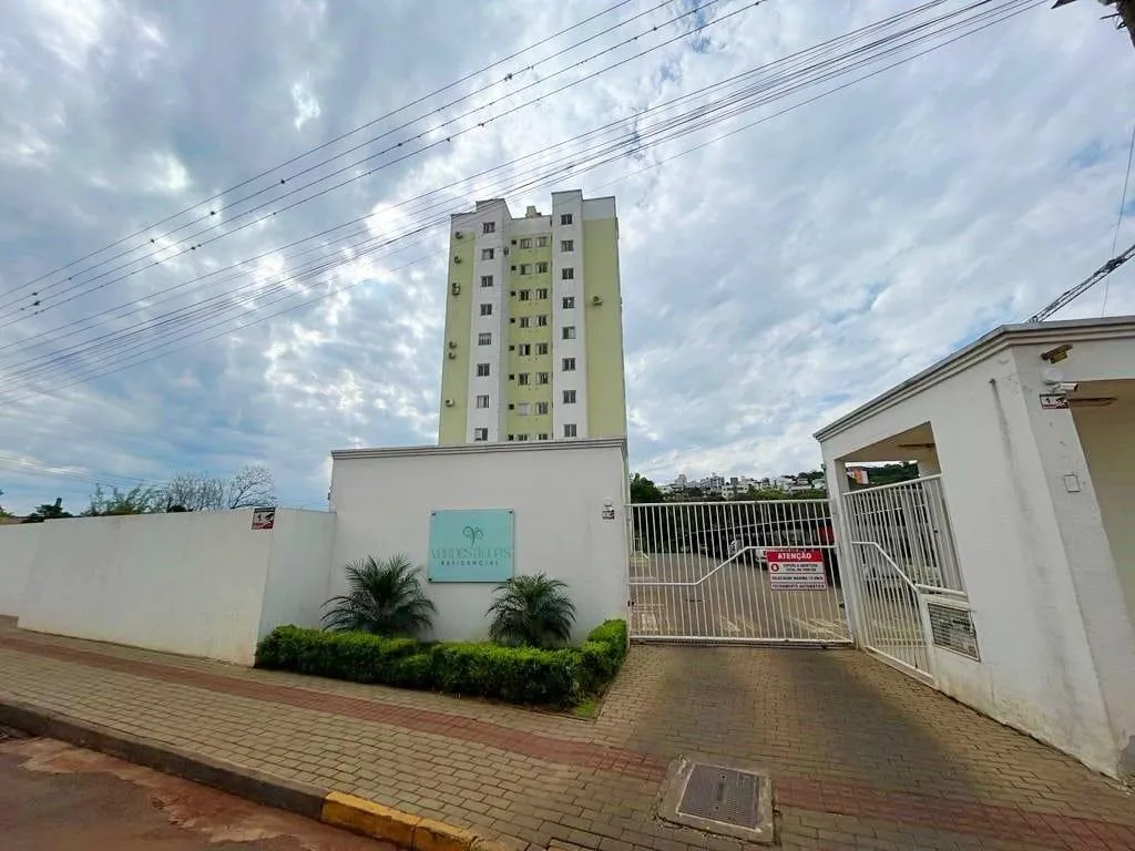 Apartamento para alugar com 2 dormitórios, 1 banheiro, 1 vaga de garagem e 50m² de área privativa no bairro Pinheirinho