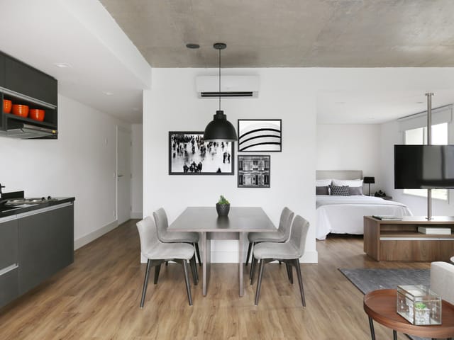 Apartamento com 63m² 1 quarto e 2 banheiros, para alugar, no bairro Cidade Monções em São Paulo