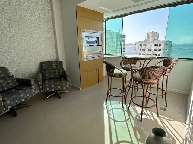 Apartamento com 140m² 3 quartos e 2 banheiros, à venda, no bairro Centro em Balneário Camboriú