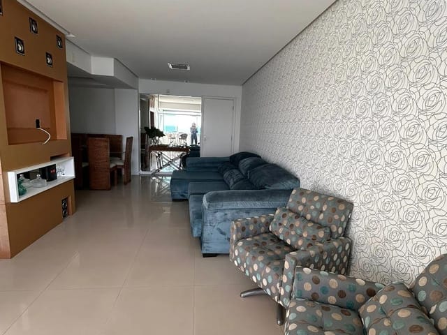 Apartamento com 140m² 3 quartos e 2 banheiros, à venda, no bairro Centro em Balneário Camboriú