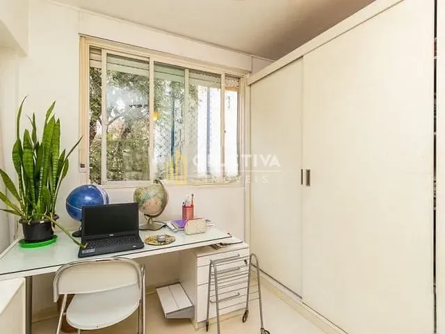 Apartamento 2 quartos e 1 banheiro, à venda, no bairro Mont Serrat em Porto Alegre